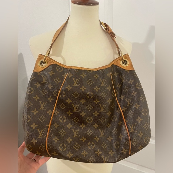 Authentic Louis Vuitton Monogram Galleria Pm - Picture 12 of 15